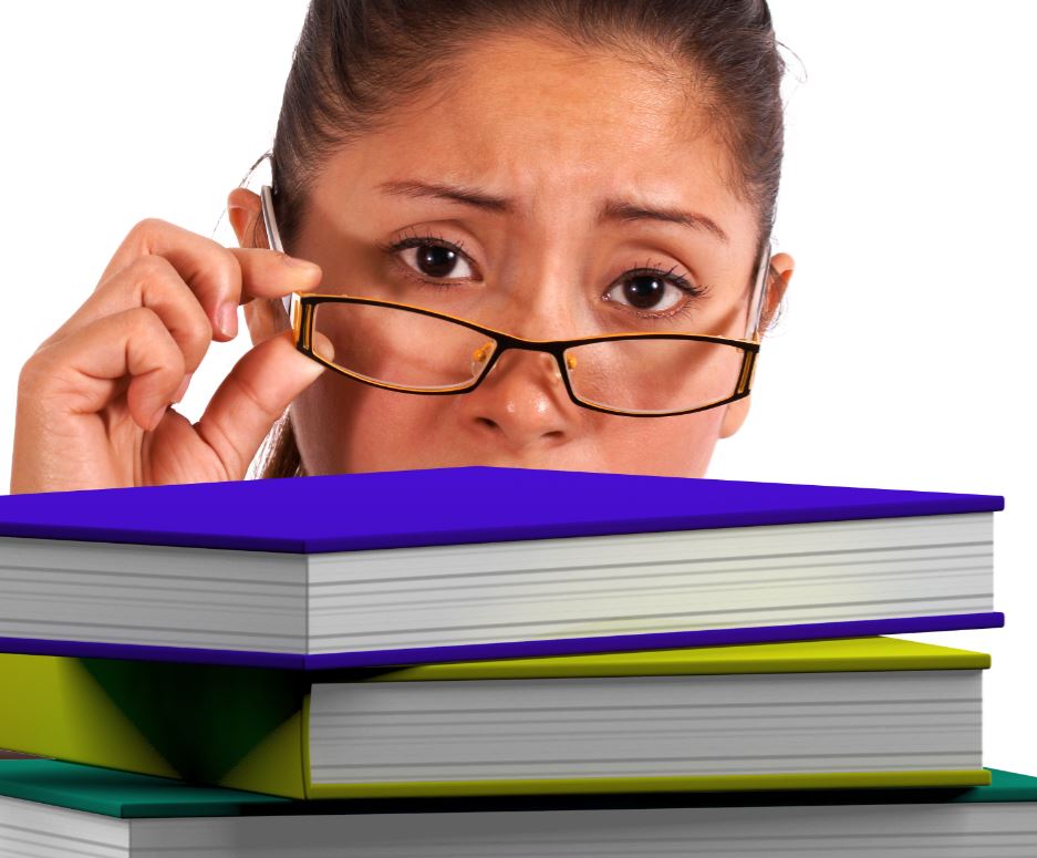 Donna con libri di formazione